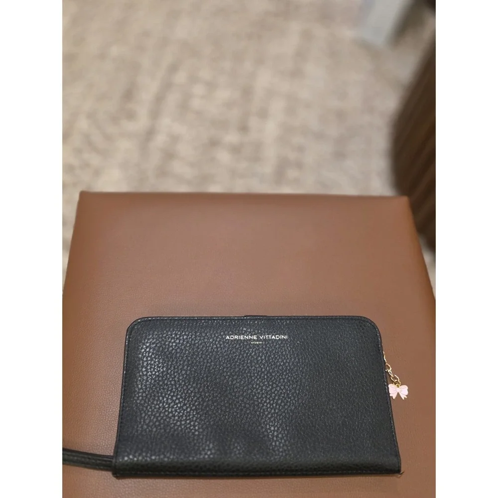 Adrienne‎ Vittadini Studio Charging Zip Around Wallet Wristlet Wallet in Black